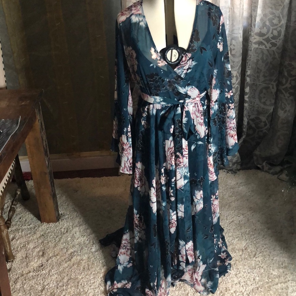 Mysterious maxi dress by City Chic
